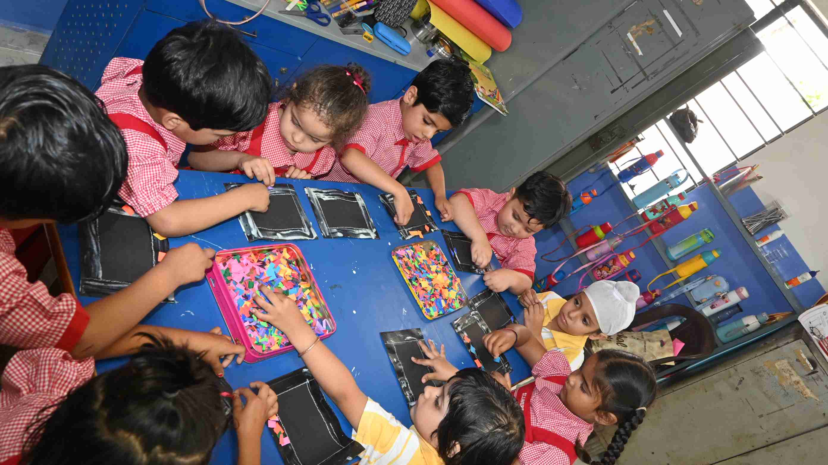 RUN AND PIC THE BALL & PHOTO FRAME FOR CLASS LKG-7