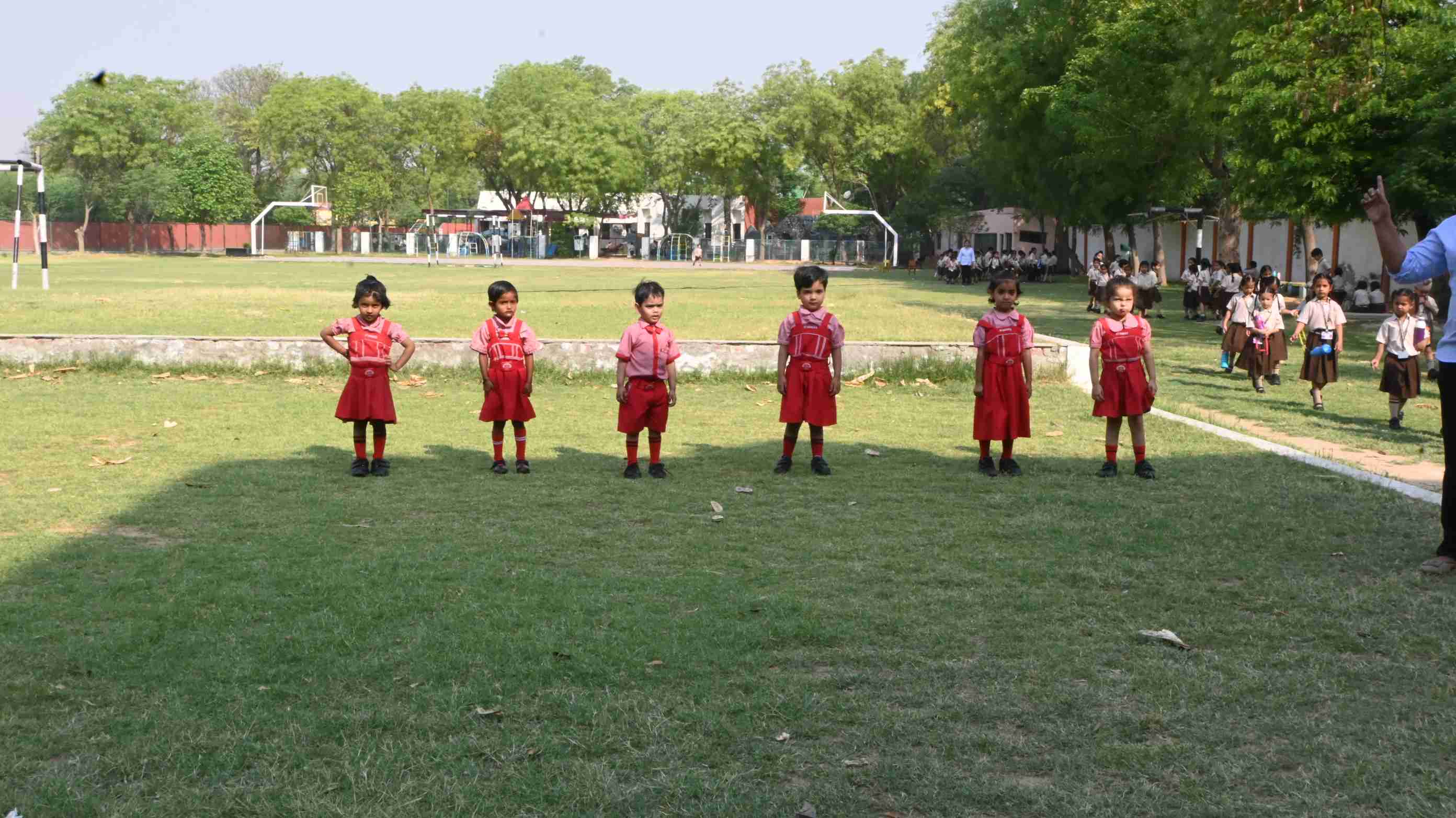 RUN AND PIC THE BALL & PHOTO FRAME FOR CLASS LKG-0
