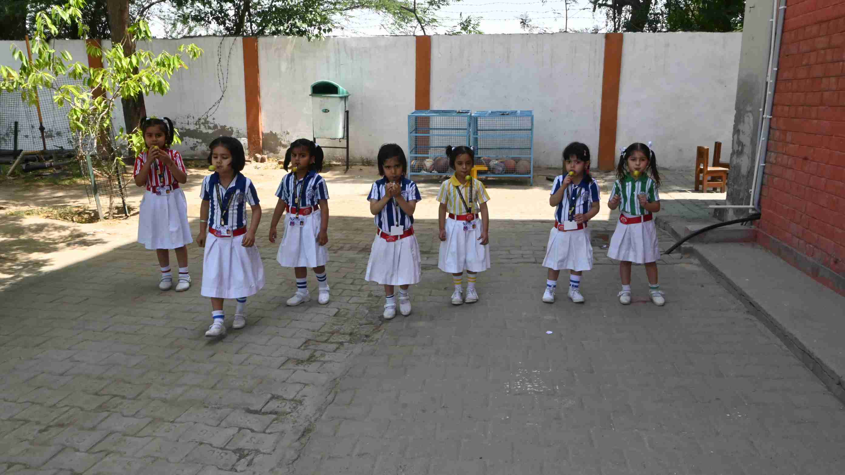LEMON & SPOON RACE FOR CLASS-UKG WEDNESDAY ACTIVITY -7